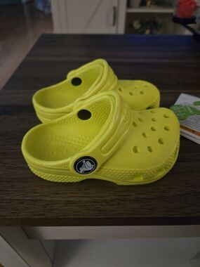 CROCS Kids Neon Yellow Classic Clog with Heel Strap